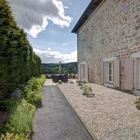 Aux 3 Provinces Holiday home Usson-en-Forez